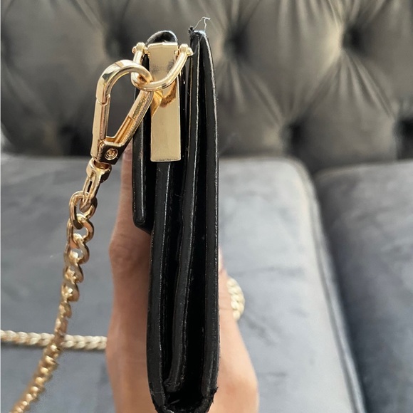 Fendi Wallet on Chain - Picture 11 of 14